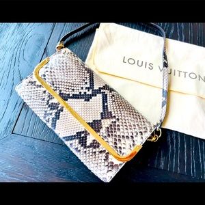 Louis Vuitton Rossmore Python Clutch 👜💃